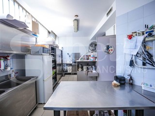 Attività commerciale in Vendita a Rovigo, 75'000€, 250 m²