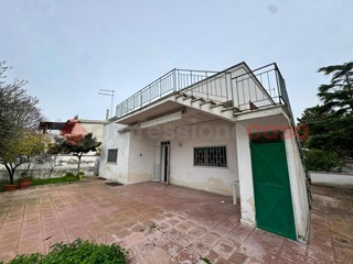 Villa in Vendita a Pulsano, 129'000&euro;, 80 m²