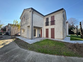 Casa Indipendente in Vendita a Noventa Vicentina, 273'000&euro;, 260 m²