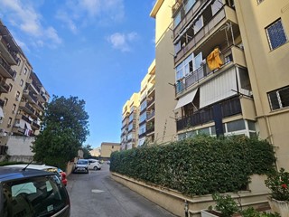 Quadrilocale in Vendita a Palermo, 139'000€, 107 m²