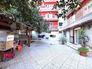 Quadrilocale in Vendita a Napoli, 168'000€, 90 m²