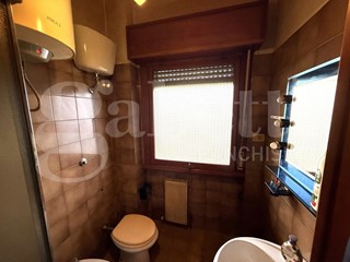 Quadrilocale in Vendita a Roma, 390'000€, 93 m², con Box