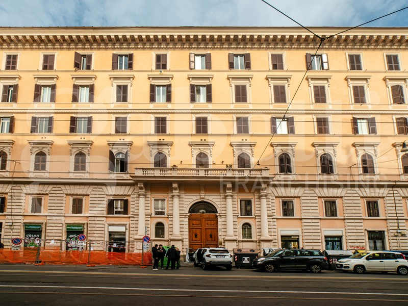 Trilocale in Vendita a Roma, 470'000€, 130 m²