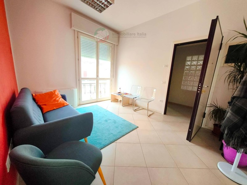 Ufficio in Affitto a San Giovanni in Marignano, 380&euro;, 20 m²
