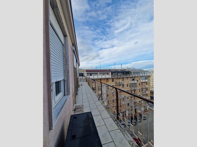Attico in Vendita a Brindisi, 135'000&euro;, 140 m²