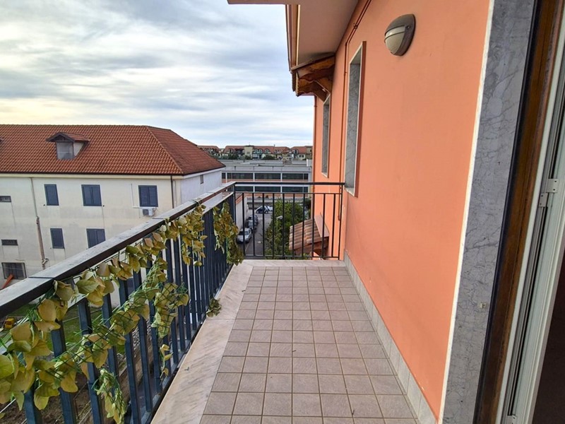 Trilocale in Vendita a Giugliano in Campania, 135'000&euro;, 90 m²