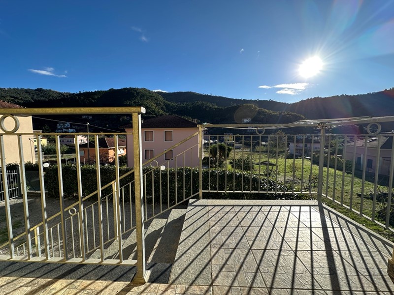 Casa Indipendente in Affitto a Sestri Levante, zona comodo ai servizi, 600&euro;, 97 m², arredato