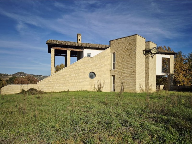 Villa in Vendita a Fara Filiorum Petri, 390'000&euro;, 350 m²