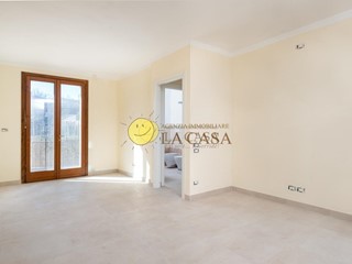 Trilocale in Vendita a Figline e Incisa Valdarno, zona Incisa, 175'000&euro;, 85 m², con Box