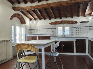 Appartamento in Affitto a Carrara, 820&euro;, 120 m², arredato