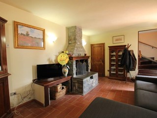 Casa Indipendente in Vendita a Reggello, zona Ciliegi, 150'000&euro;, 145 m²