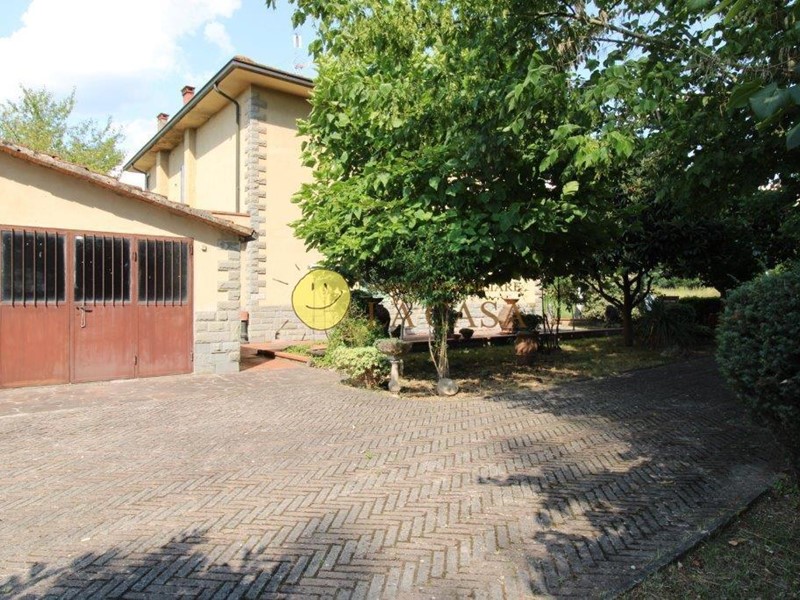 Quadrilocale in Vendita a Reggello, zona Leccio, 199'000&euro;, 102 m², con Box