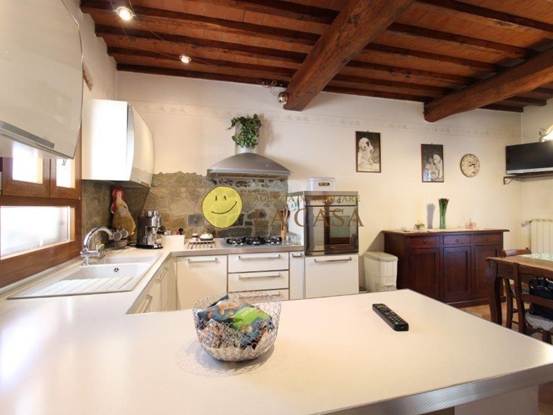 Casa Indipendente in Vendita a Figline e Incisa Valdarno, zona Matassino, 232'000&euro;, 95 m², arredato, con Box