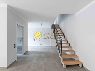 Appartamento in Vendita a Figline e Incisa Valdarno, zona Incisa, 220'000&euro;, 110 m², con Box