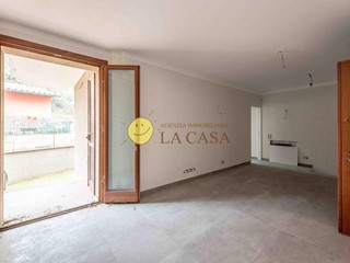 Quadrilocale in Vendita a Figline e Incisa Valdarno, zona Incisa, 165'000&euro;, 82 m², con Box