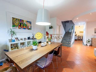 Casa Semi Indipendente in Vendita a Figline e Incisa Valdarno, zona Incisa, 370'000&euro;, 220 m², con Box