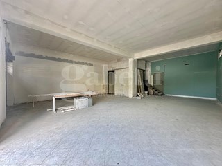 Negozio in Affitto a Marano di Napoli, 700&euro;, 80 m²
