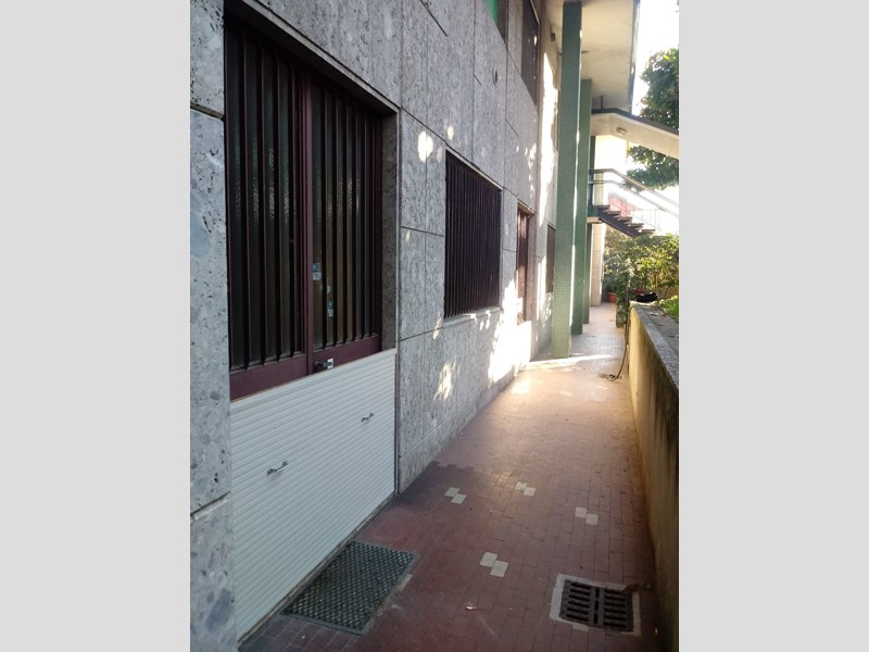 Laboratorio in Affitto a Corsico, 1'300&euro;, 200 m²