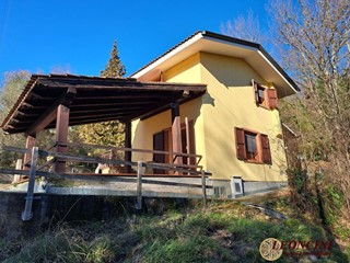 Casale in Vendita a Mulazzo, 200'000&euro;, 135 m²
