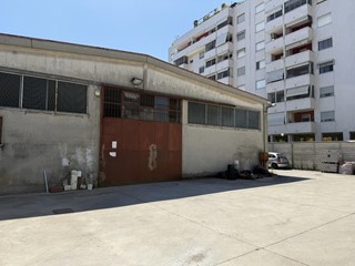 Capannone in Vendita a Pieve Emanuele, 180'000&euro;, 483 m²