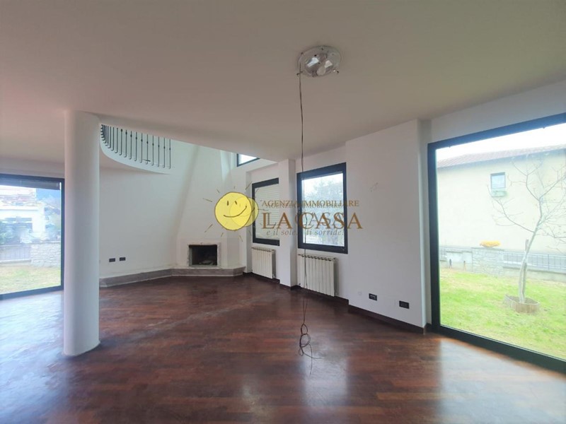 Villa in Vendita a Figline e Incisa Valdarno, 390'000&euro;, 220 m²