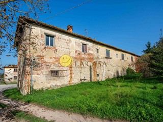 Casale in Vendita a Figline e Incisa Valdarno, 550'000&euro;, 2115 m²