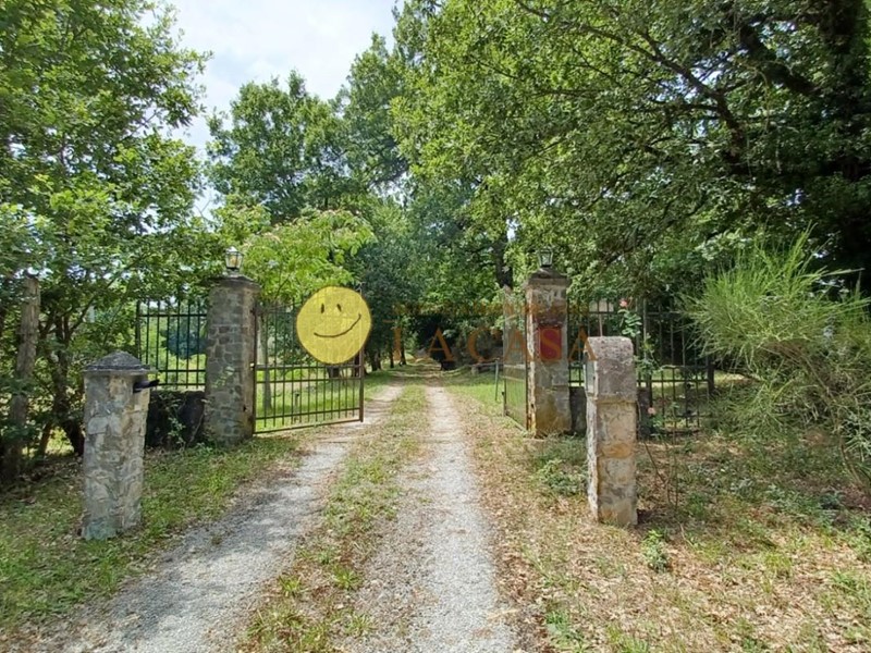 Casale in Vendita a Figline e Incisa Valdarno, zona Gaville, 1'390'000&euro;, 500 m²