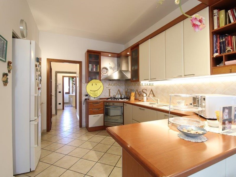 Casale in Vendita a Reggello, zona Canova, 495'000&euro;, 230 m², con Box