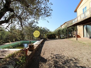 Villa in Vendita a Barberino Tavarnelle, 750'000&euro;, 370 m², con Box