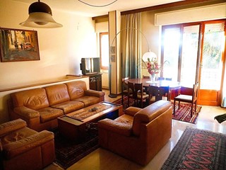 Appartamento in Vendita a Massa, zona Marina di Massa, 295'000&euro;, 140 m², con Box