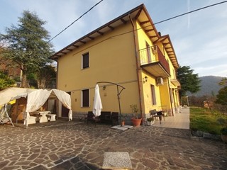 Casa Indipendente in Vendita a Zocca, 295'000&euro;, 376 m², arredato, con Box