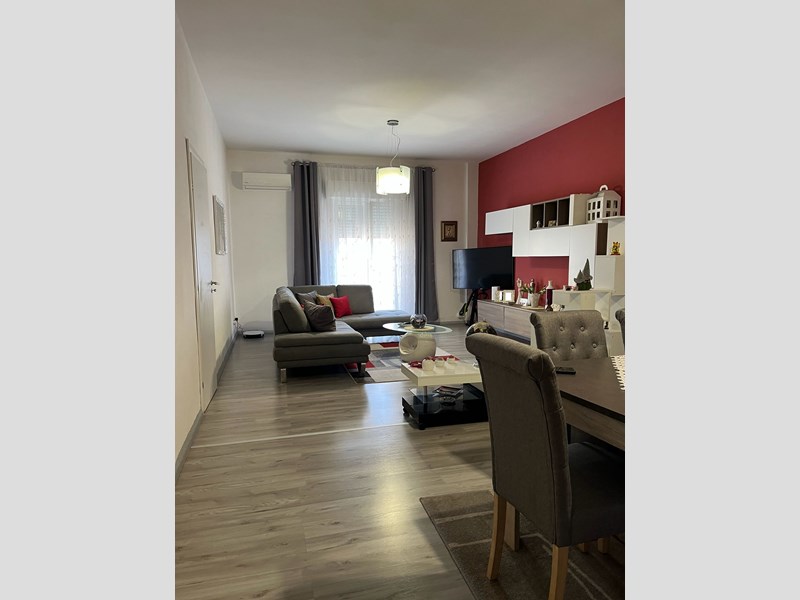 Appartamento in Vendita a Vittoria, zona Via della Resistenza altezza Via Cacc. delle Alpi, 120'000&euro;, 120 m²
