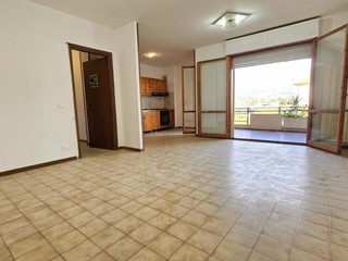 Trilocale in Vendita a Massa, zona Ricortola, 197'000&euro;, 80 m², arredato
