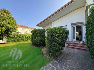 Casa Indipendente in Vendita a Pietrasanta, zona Tonfano, 650'000&euro;, 110 m², arredato