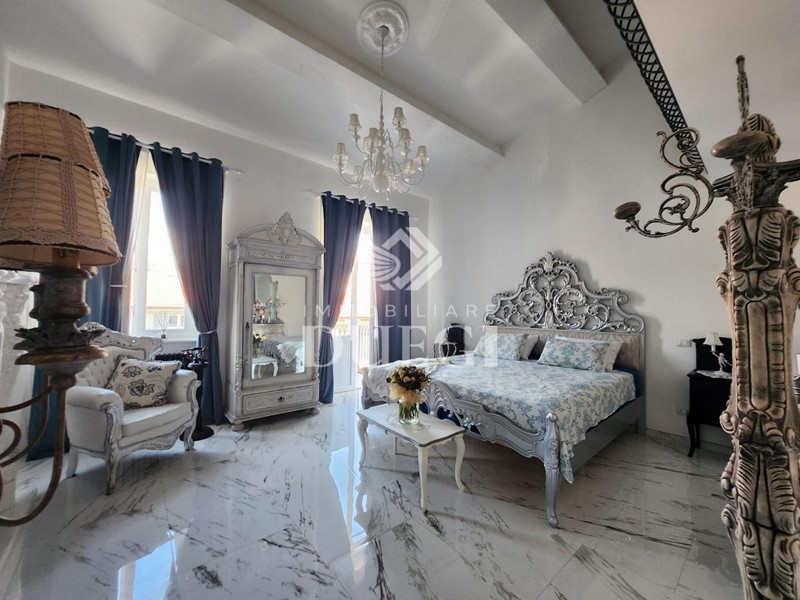 Casa Indipendente in Vendita a Viareggio, 1'500'000&euro;, 330 m², arredato