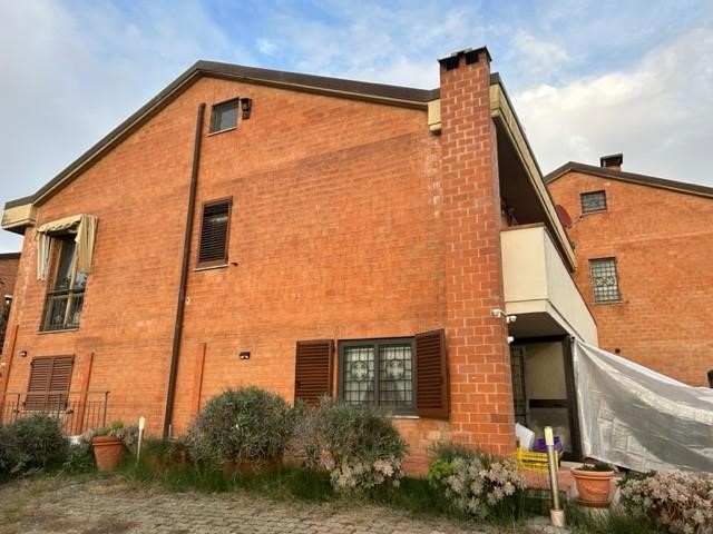 Villa in Vendita a Monteriggioni, 800'000€, 350 m², arredato, con Box