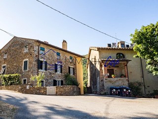 Appartamento in Vendita a Calci, zona Castelmaggiore, 295'000&euro;, 360 m²