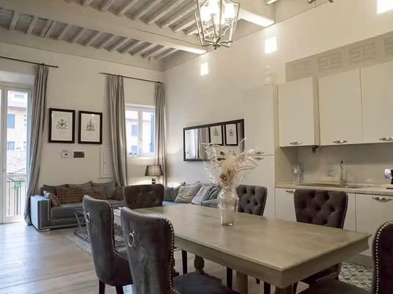 Appartamento in Affitto a Pisa, 2'000€, 120 m², arredato