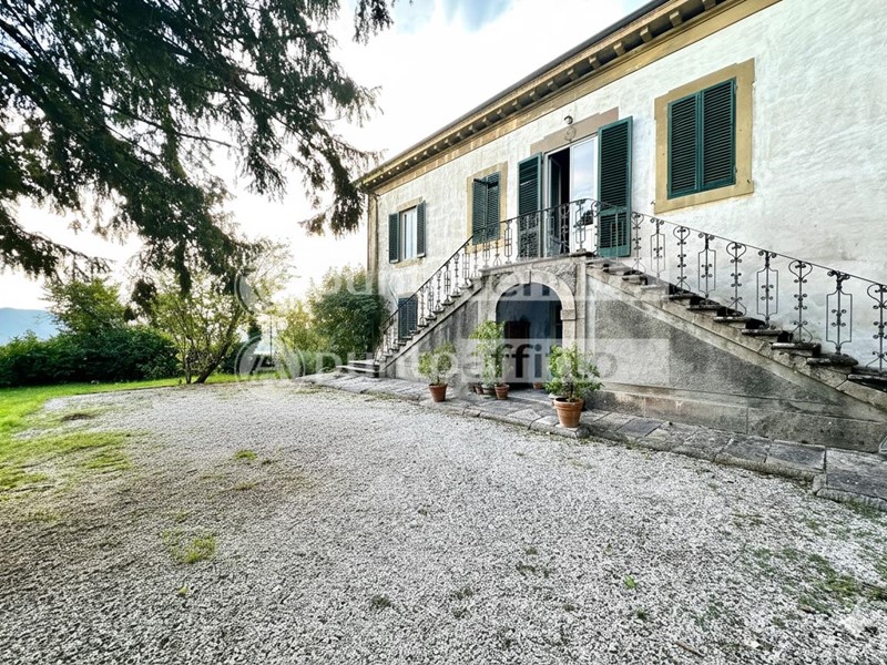 Villa in Vendita a Lucca, zona Arsina, 1'200'000&euro;, 450 m²
