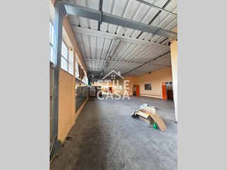 Capannone in Affitto a Porcari, 2'300&euro;, 700 m²