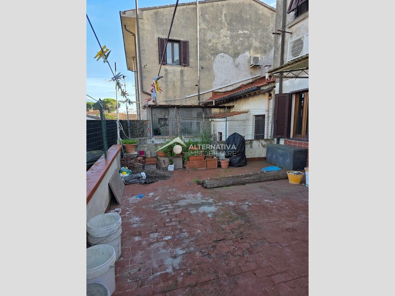 Trilocale in Vendita a Vicopisano, zona San Giovanni Alla Vena, 85'000&euro;, 90 m²