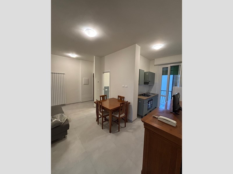Appartamento in Affitto a Pisa, 1'150€, 90 m², arredato
