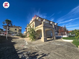 Villa in Vendita a Vasto, 450'000&euro;, 437 m²