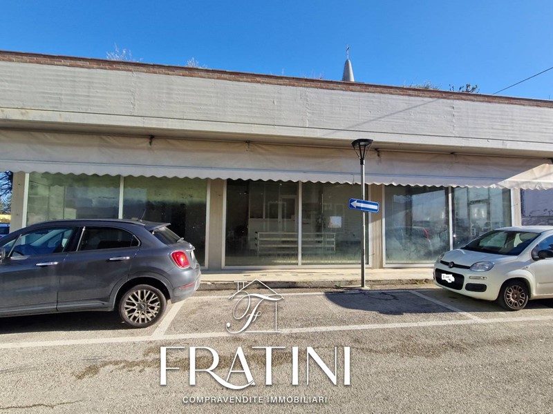 Immobile commerciale in Vendita a Ancarano, 119'000&euro;, 400 m²