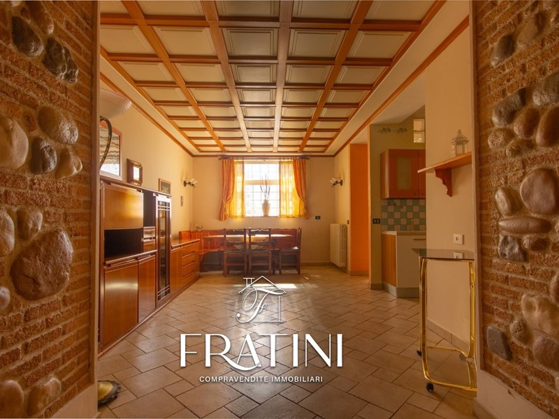 Casa Indipendente in Vendita a Ancarano, 170'000&euro;, 340 m²