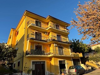 Box in Vendita a Paduli, 40'000&euro;, 85 m²