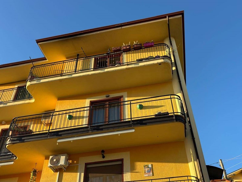 Appartamento in Vendita a Paduli, 80'000&euro;, 100 m²