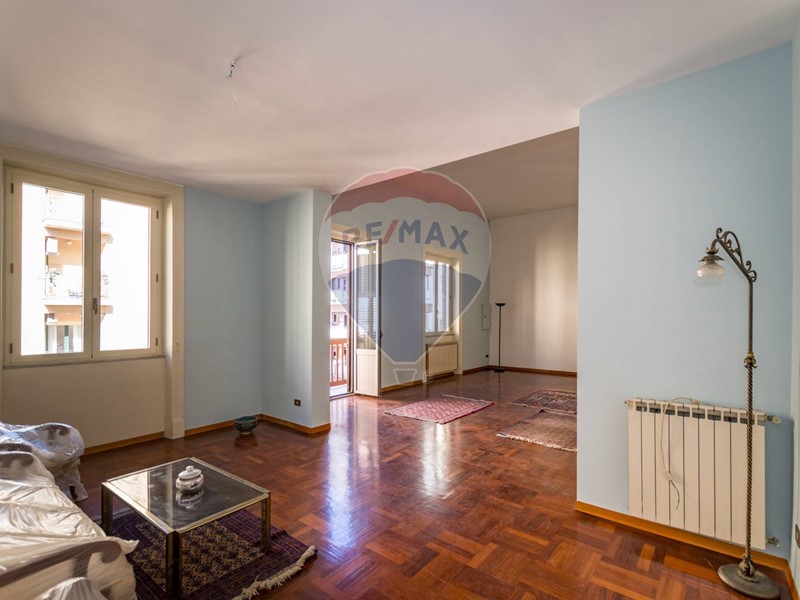 Appartamento in Vendita a Palermo, 735'000€, 330 m²