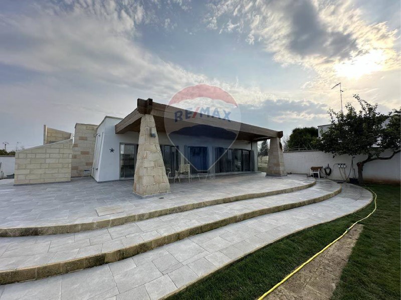 Villa in Vendita a Melendugno, 600'000&euro;, 105 m²