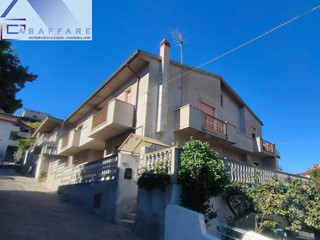 Casa Indipendente in Vendita a Pescara, 220'000&euro;, 300 m²
